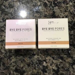 It Cosmetics Bye Bye Pores finishing powder